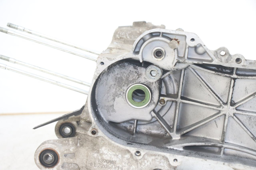 photo de CÁRTER DE MOTOR INFERIOR JM MOTORS EVOLIS 4T 50 (2018 - 2022)
