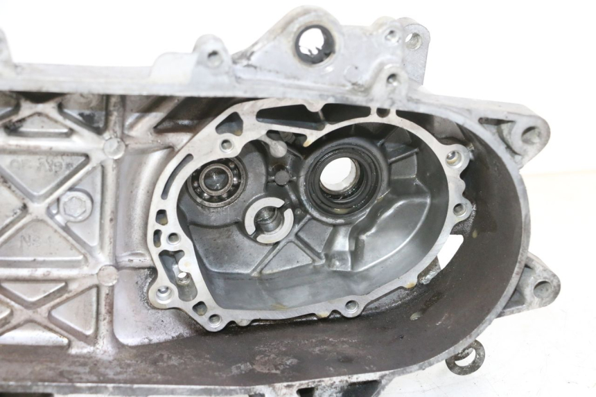 photo de CARTER PEUGEOT KISBEE 2T 50 (2010 - 2017) - Zoom sobre los componentes