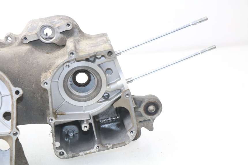 photo de CÁRTER DE MOTOR INFERIOR PEUGEOT KISBEE 4T 50 (2010 - 2017)