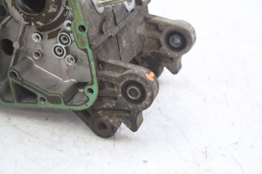 photo de CÁRTER DE MOTOR INFERIOR PEUGEOT KISBEE 4T 50 (2010 - 2017)