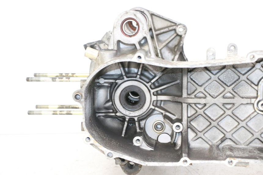 photo de CARTER INFERIOR DEL MOTOR PGO RODOSHOW 2T 50 (2003 - 2007)