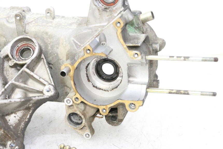 photo de CARTER INFERIOR DEL MOTOR PGO RODOSHOW 2T 50 (2003 - 2007)