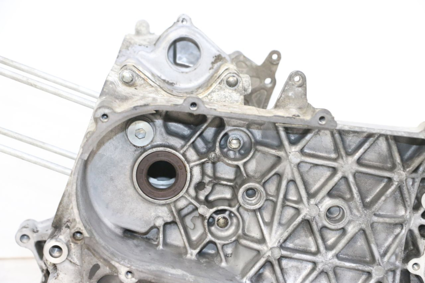 photo de CARTER INFERIOR DEL MOTOR DAELIM S1 125 (2007 - 2016) - Otra vista del artículo