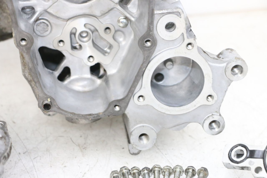 photo de CARTER INFERIOR DEL MOTOR DAELIM S1 125 (2007 - 2016) - Perfil de la pieza de repuesto