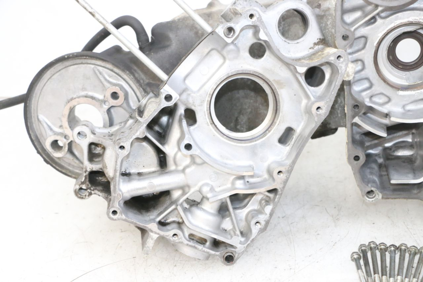 photo de CARTER INFERIOR DEL MOTOR DAELIM S1 125 (2007 - 2016) - Primer plano técnico