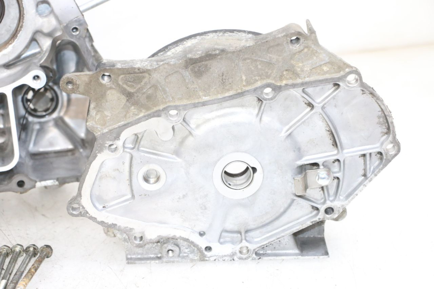 photo de CARTER INFERIOR DEL MOTOR DAELIM S1 125 (2007 - 2016) - Detalles de los puntos de fijación