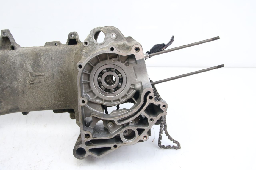 photo de CÁRTER DE MOTOR INFERIOR APRILIA SCARABEO 4T 50 (2009 - 2017)