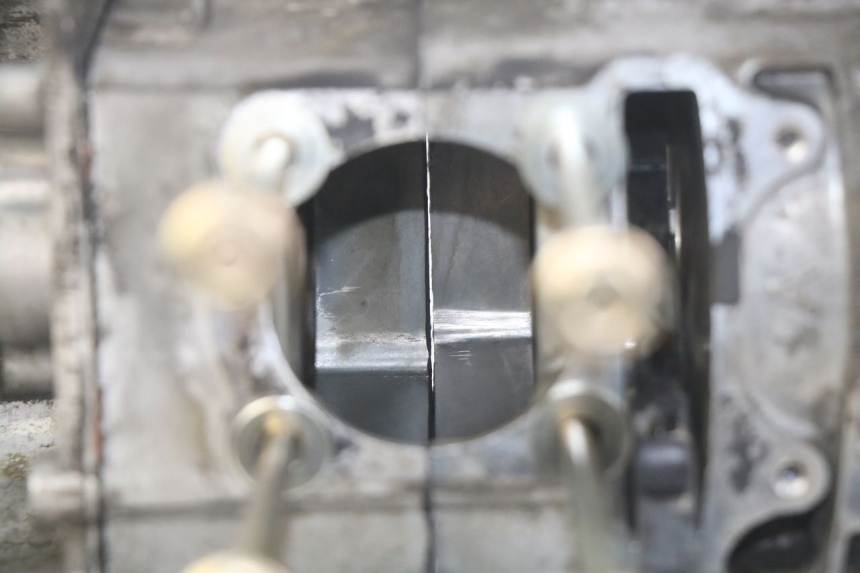 photo de CÁRTER DE MOTOR INFERIOR KYMCO SENTO 100 (2008 - 2013)