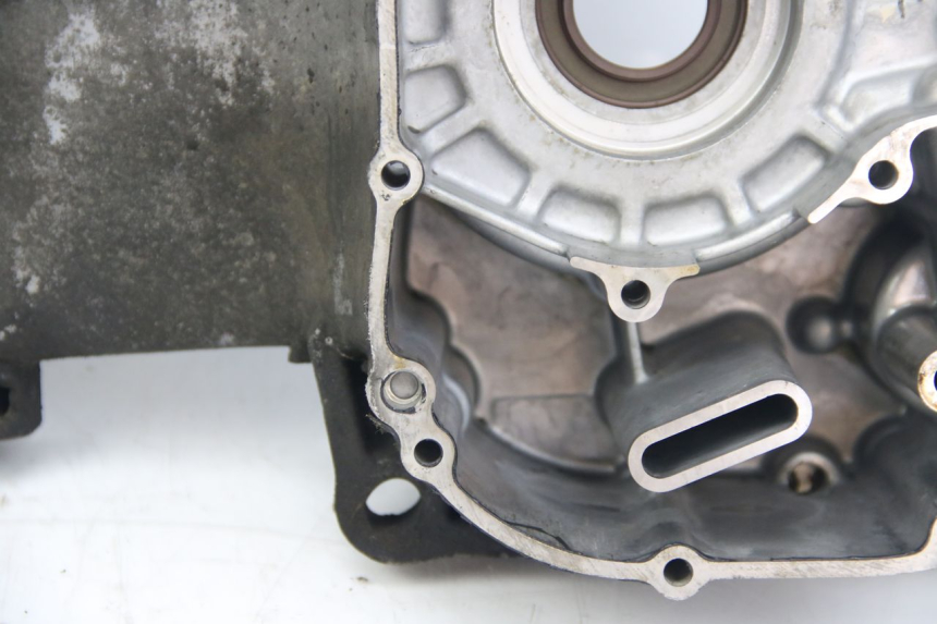 photo de CÁRTER DE MOTOR INFERIOR SUZUKI SIXTEEN 125 (2008 - 2010)