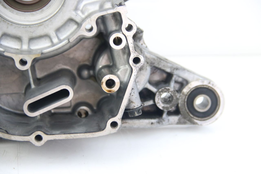 photo de CÁRTER DE MOTOR INFERIOR SUZUKI SIXTEEN 125 (2008 - 2010)