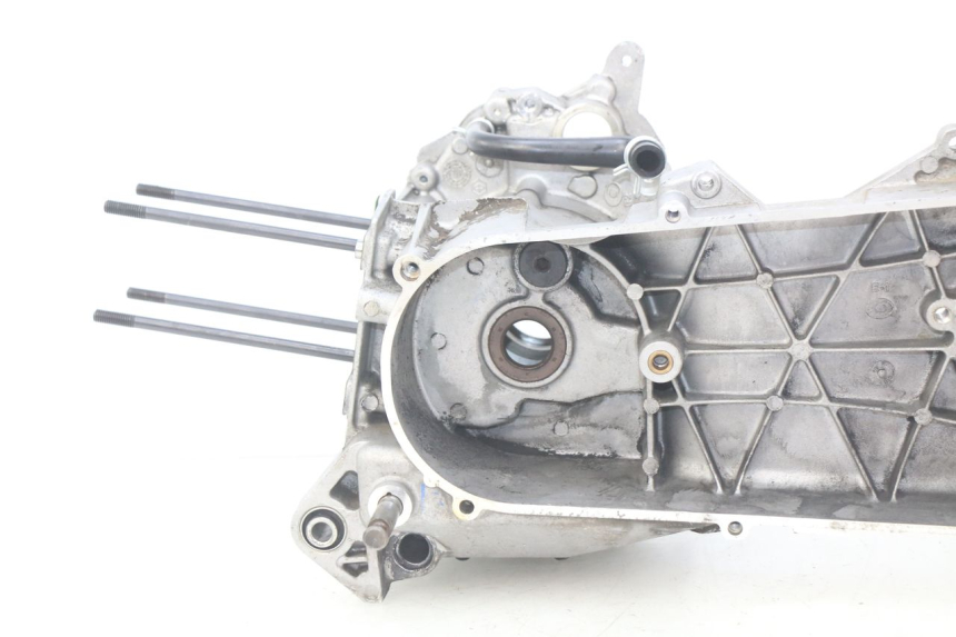 photo de CÁRTER DE MOTOR INFERIOR APRILIA SXR 50 (2021 - 2023)