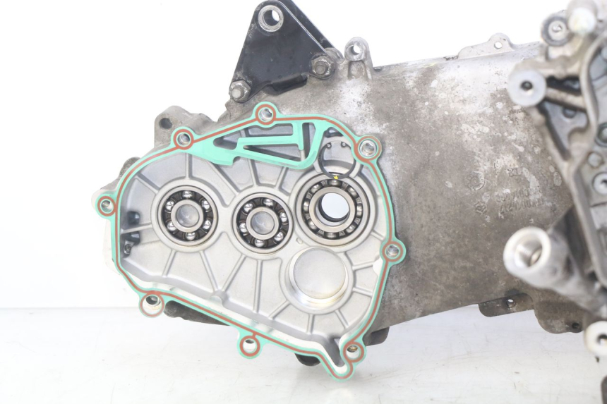 photo de CÁRTER DE MOTOR INFERIOR PIAGGIO VESPA GTS IGET ABS 125 (2017 - 2023)