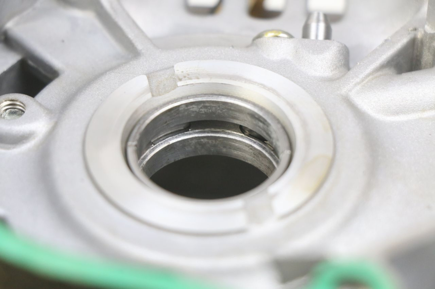 photo de CÁRTER DE MOTOR INFERIOR PIAGGIO VESPA GTS IGET ABS 125 (2017 - 2023)