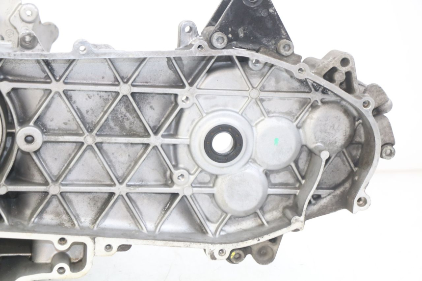 photo de CÁRTER DE MOTOR INFERIOR PIAGGIO VESPA GTS IGET ABS 125 (2017 - 2023)