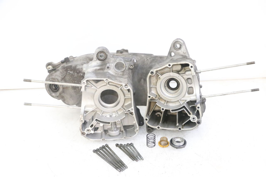 photo de CÁRTER DE MOTOR INFERIOR YAMAHA XMAX X-MAX 125 (2006 - 2009)