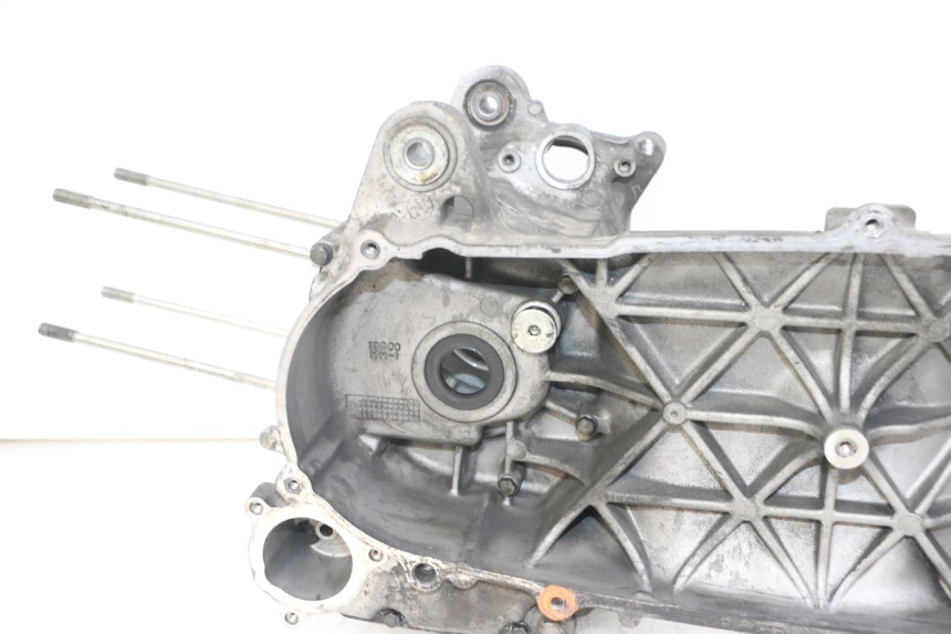 photo de CÁRTER DE MOTOR INFERIOR YAMAHA XMAX X-MAX 125 (2006 - 2009)