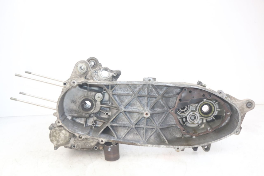 photo de CÁRTER DE MOTOR INFERIOR YAMAHA XMAX X-MAX 125 (2006 - 2009)