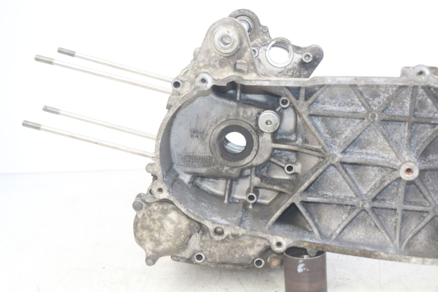 photo de CÁRTER DE MOTOR INFERIOR YAMAHA XMAX X-MAX 125 (2006 - 2009)