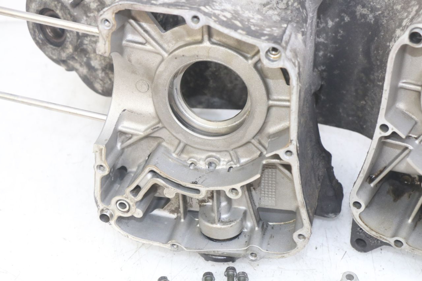 photo de CÁRTER DE MOTOR INFERIOR YAMAHA XMAX X-MAX 125 (2006 - 2009)