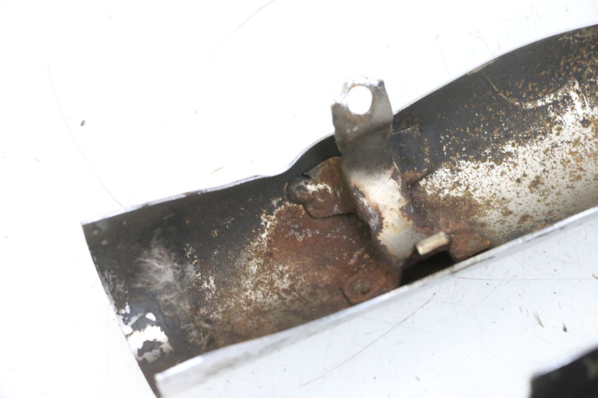 photo de PROTECCION ESCAPE KYMCO ZING 125 (1997 - 2003) - Detalles de los puntos de fijación