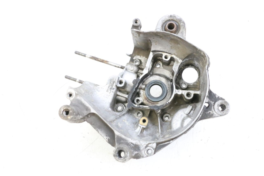 photo de CARTER MOTOR DERECHO MBK BOOSTER SPIRIT 50 (2004 - 2017) - Características distintivas