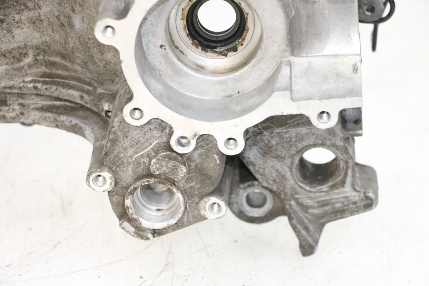 photo de CARTER IZQUIERDO PEUGEOT KISBEE 2T 50 (2010 - 2017) - Estado de la superficie y material