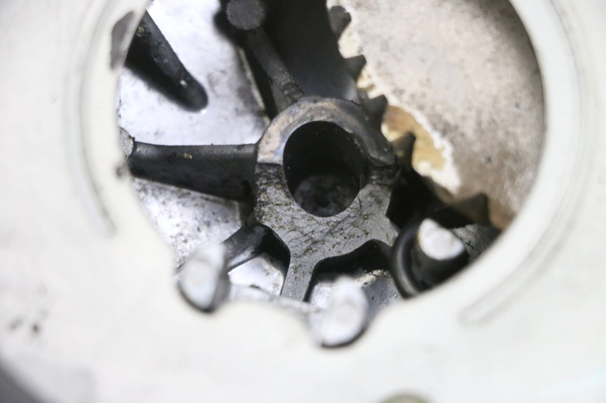 photo de CUBIERTA DEL VARIADOR PEUGEOT KISBEE 4T 50 (2018 - 2022) - Zoom estado de uso