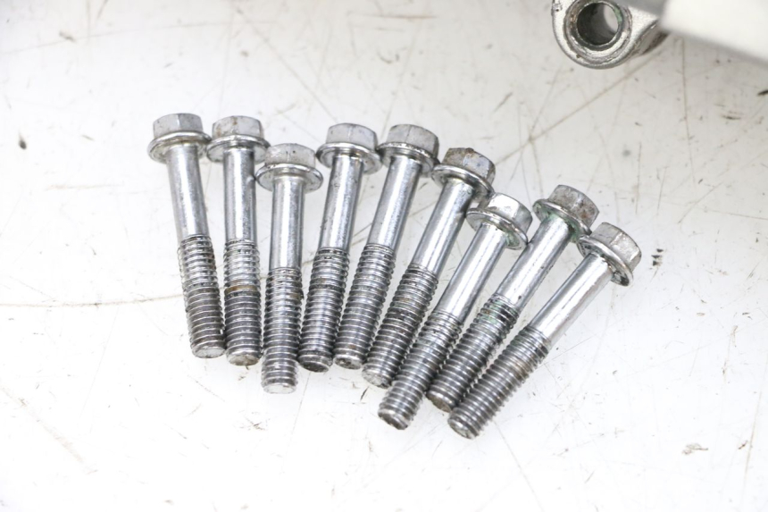 photo de CUBIERTA DEL VARIADOR PEUGEOT KISBEE 4T 50 (2010 - 2017) - Foto de producto adicional