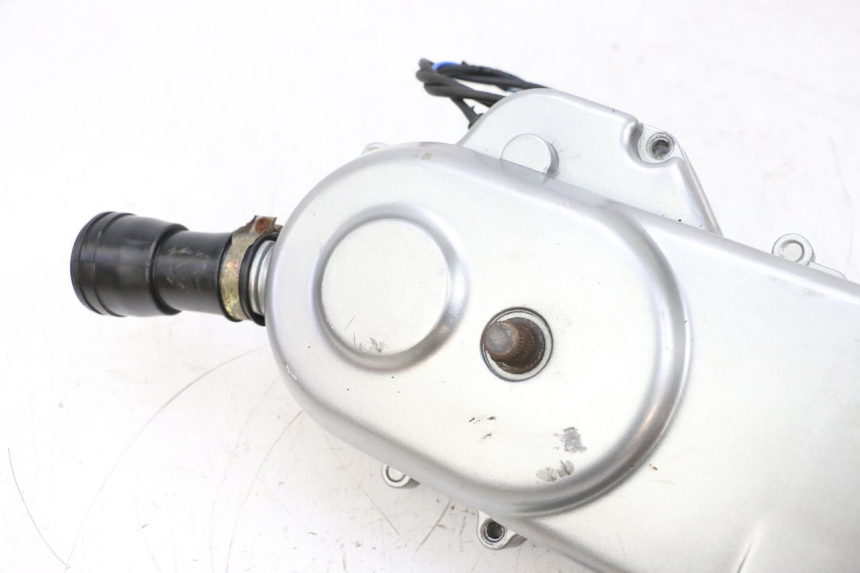 photo de CUBIERTA DEL VARIADOR PEUGEOT KISBEE 4T 50 (2010 - 2017) - Inspección visual detallada