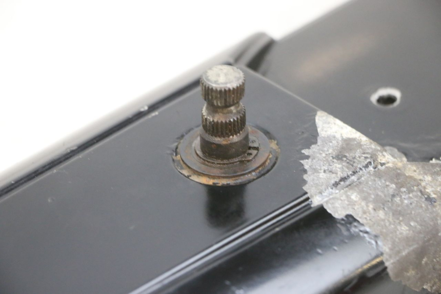 photo de CUBIERTA DEL VARIADOR YAMAHA NEOS NEO'S 4T 50 (2008 - 2016) - Detalles de los puntos de fijación