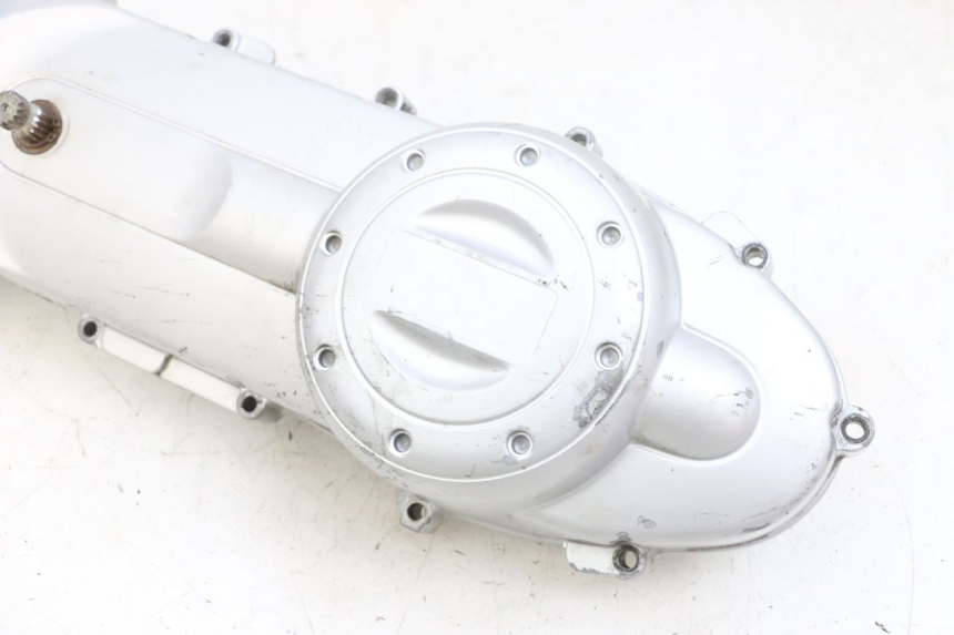 photo de CUBIERTA DEL VARIADOR PIAGGIO NEW TYPHOON 50 (2018 - 2021) - Primer plano de alta resolución