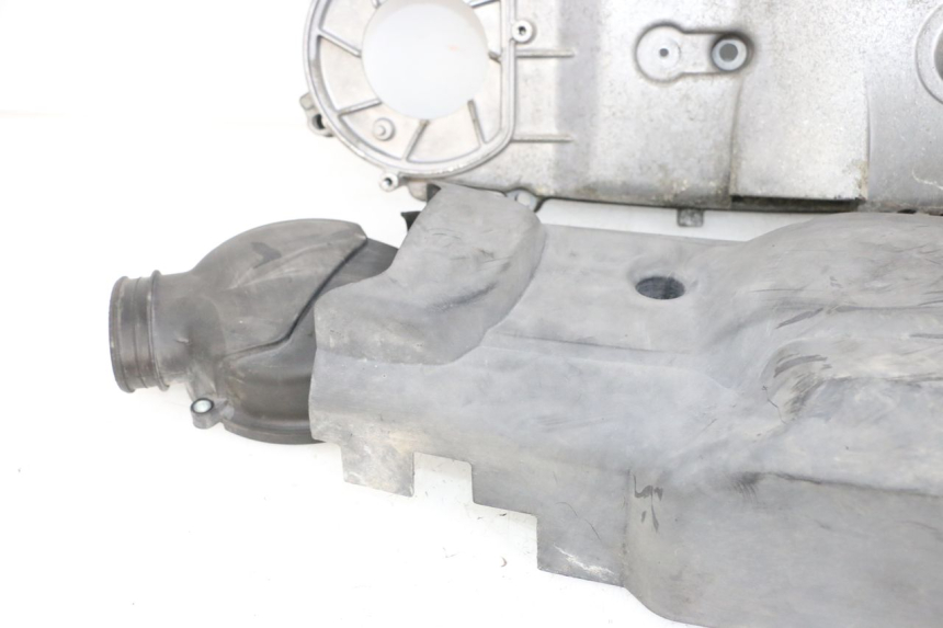 photo de CUBIERTA DEL VARIADOR YAMAHA X-MAX XMAX 125 (2010 - 2013) - Características distintivas