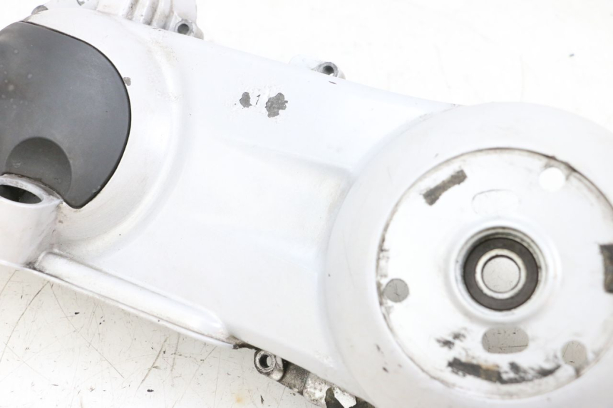 photo de CUBIERTA DEL VARIADOR PIAGGIO X8 125 (2004 - 2007) - Primer plano de alta resolución