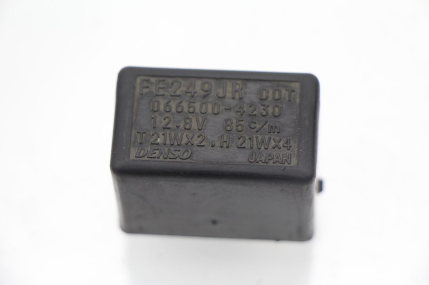 photo de RELE INTERMITENTES SUZUKI GSF N BANDIT 600 (2000 - 2004) - Detalle de la pieza
