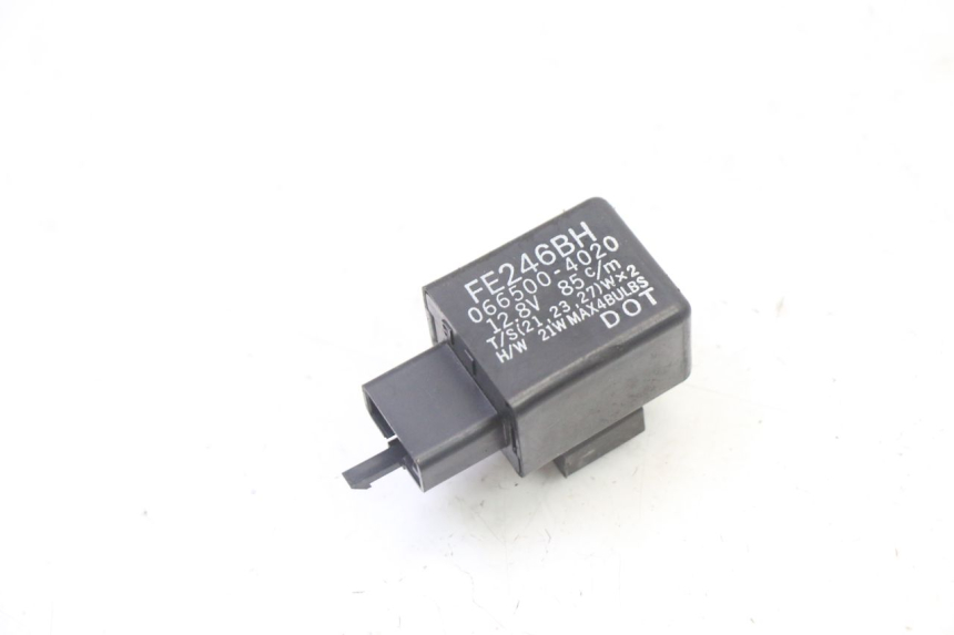 photo de RELE INTERMITENTES HONDA NTV DEAUVILLE 650 (2001 - 2006)