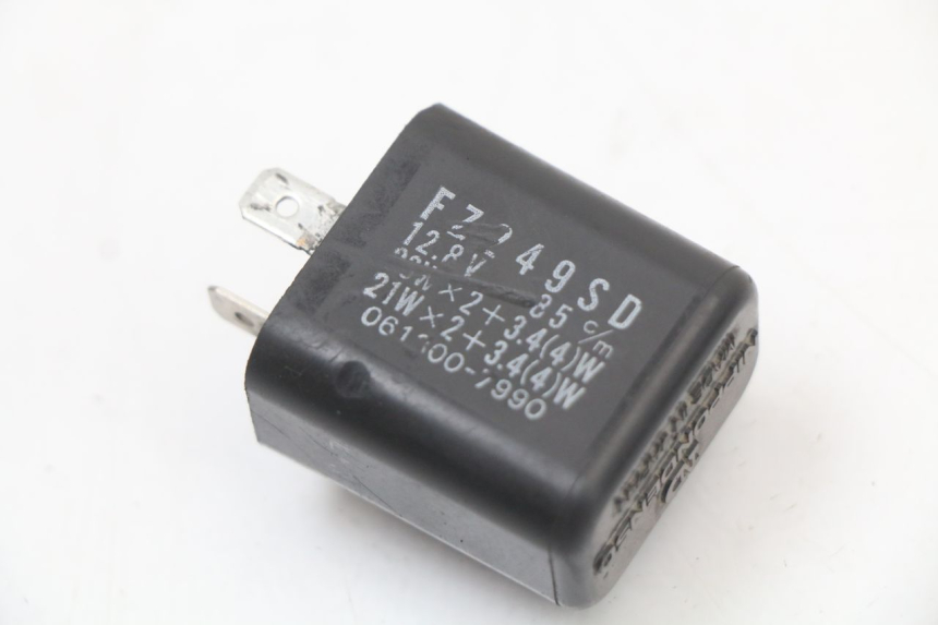 photo de RELE INTERMITENTES SUZUKI GN 125 (1997 - 2000)