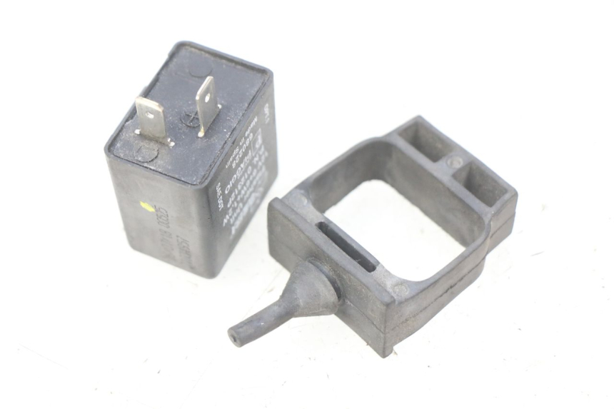 photo de RELE INTERMITENTE PIAGGIO VESPA GTS IGET ABS 125 (2017 - 2023)