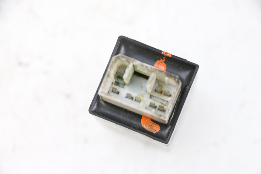 photo de RELE INTERMITENTE YAMAHA XMAX X-MAX 125 (2006 - 2009) - Zoom estado de uso