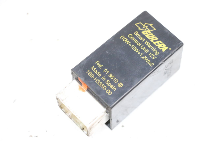 photo de RELE INTERMITENTE YAMAHA XMAX X-MAX 125 (2006 - 2009) - Primer plano técnico