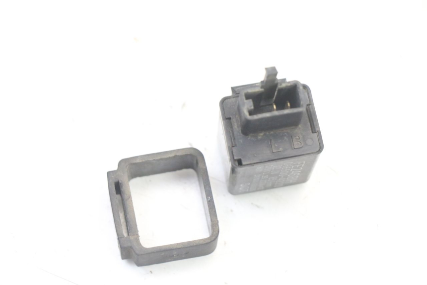 photo de CENTRALITA DE INTERMITENTES YAMAHA FZS FAZER 600 (2001 - 2003)