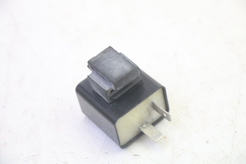 photo de RELE INTERMITENTE PIAGGIO ZIP 4T 50 (2018 - 2020) - Otra perspectiva