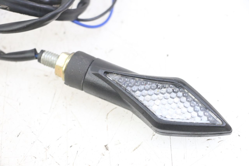 photo de TRASERO DERECHO INTERMITENTE VENT DERAPAGE 50 (2018 - 2023)