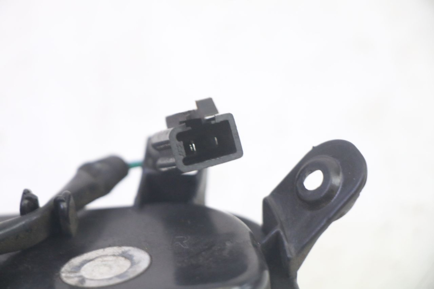 photo de INTERMITENTE TRASERO DERECHO PEUGEOT DJANGO 4T 50 (2014 - 2019) - Primer plano técnico