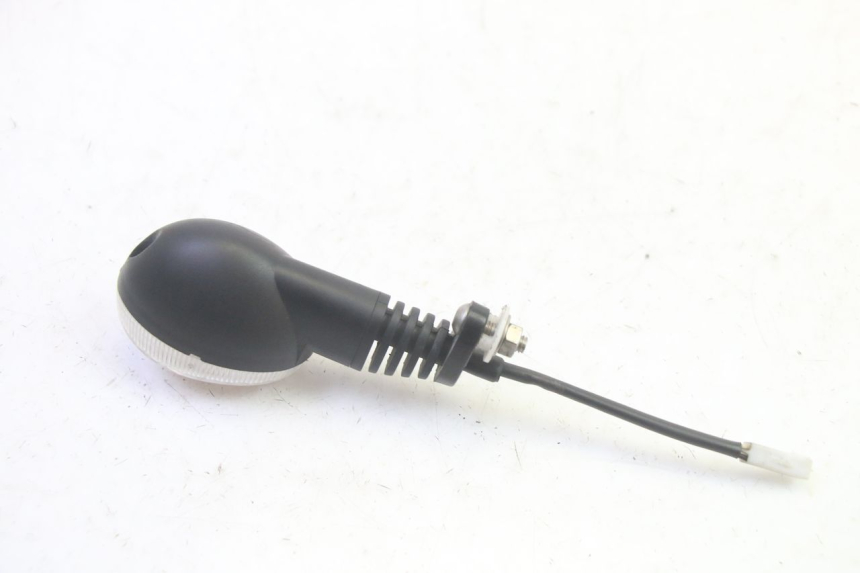 photo de TRASERO DERECHO INTERMITENTE SUZUKI DL V STROM 1000 (2002 - 2007) - Primer plano técnico