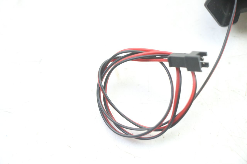 photo de TRASERO DERECHO INTERMITENTE URBANGLIDE E-CROSS PRO 1