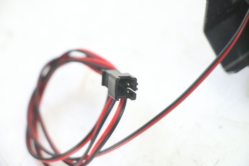 photo de TRASERO DERECHO INTERMITENTE URBANGLIDE E-CROSS PRO 1