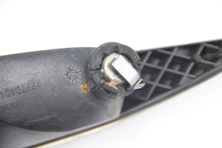 photo de TRASERO DERECHO INTERMITENTE PEUGEOT ELYSTAR 125 (2002 - 2007)