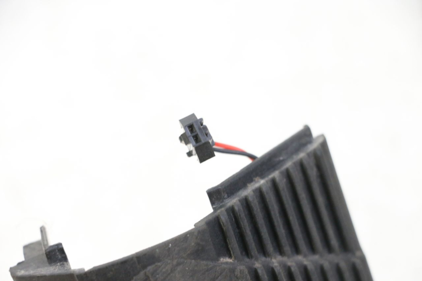 photo de TRASERO DERECHO INTERMITENTE KUKIRIN G2 MASTER 1