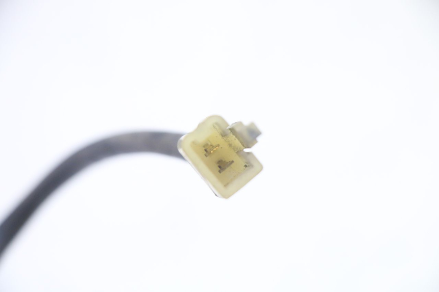 photo de TRASERO DERECHO INTERMITENTE KAWASAKI GPZ RX 1000 (1986 - 1988) - Primer plano técnico