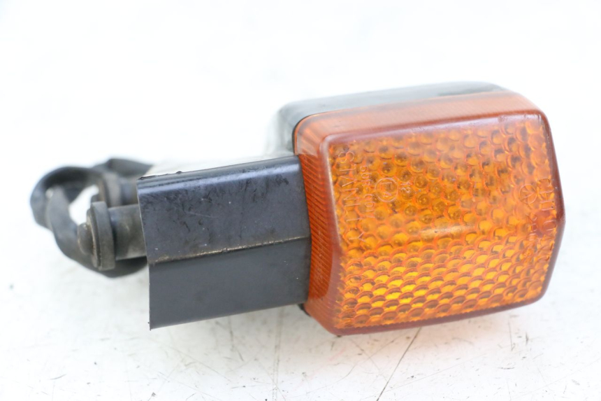 photo de TRASERO DERECHO INTERMITENTE HONDA CBR F 1000 (1993 - 1996)